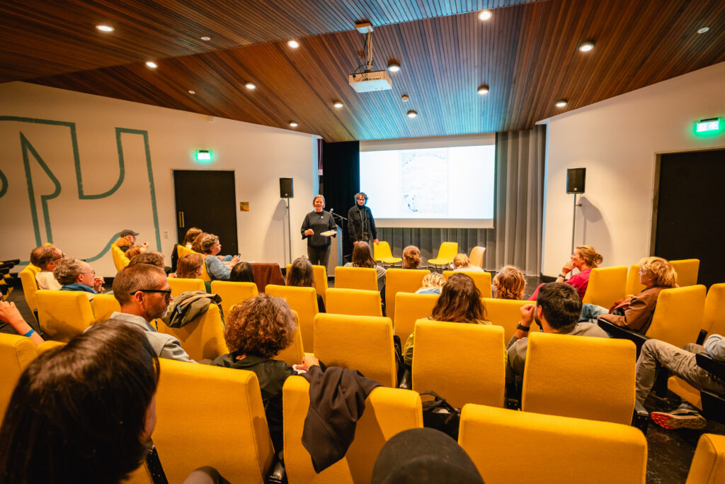 De Doelen, Van Cappellen Zaal (Michelle Urbiztondo)